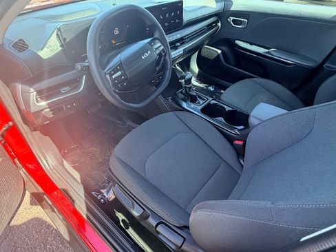 Used 2025 Kia K4 FWD image 15