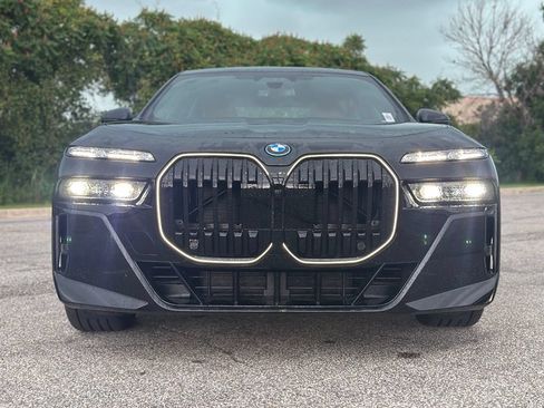 New 2026 BMW 750e xDrive w/ Executive Package AWD/4WD image 2
