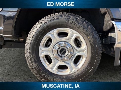 Used 2025 Ford F250 XLT image 12