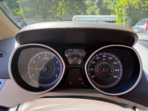 Used 2012 Hyundai Elantra GLS w/ Preferred Pkg 3 FWD image 8