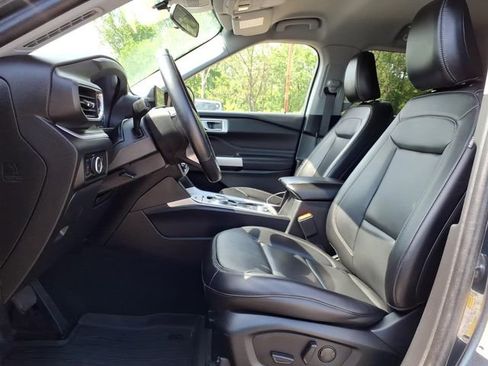 Certified 2023 Ford Explorer XLT w/ Equipment Group 202A AWD/4WD image 12