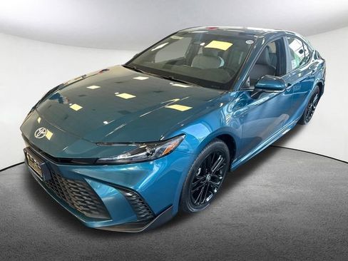 New 2026 Toyota Camry SE FWD image 4