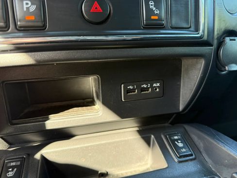 Used 2019 Nissan Titan SV w/ SV Convenience Package AWD/4WD image 20