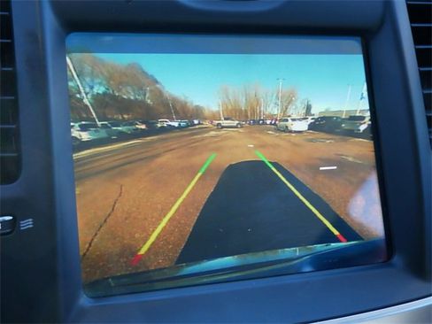 Used 2017 Chrysler 300 Limited image 28