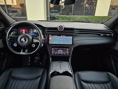 Used 2024 Maserati Grecale GT image 18