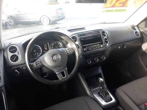Used 2013 Volkswagen Tiguan S AWD/4WD image 16