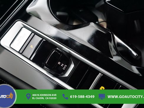 Used 2024 Volkswagen Atlas SE FWD image 25