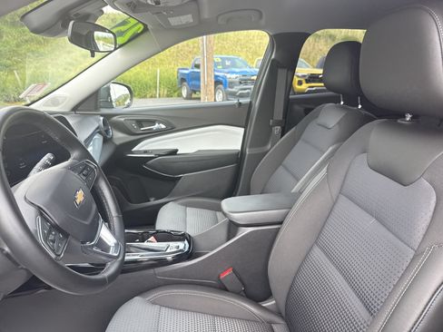 Used 2025 Chevrolet Trax LT w/ Driver Confidence Package FWD image 12