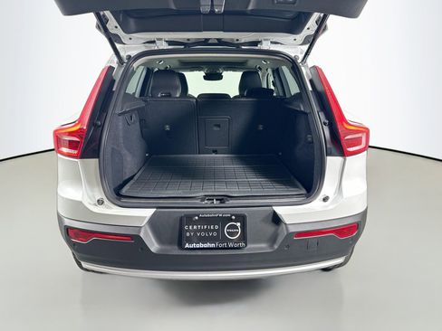 Certified 2023 Volvo XC40 B5 Plus w/ Climate Package image 27