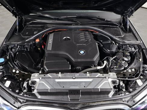 Used 2023 BMW 330i Sedan w/ Premium Package RWD image 15