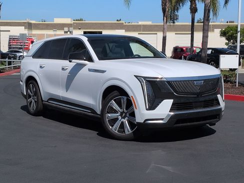 Used 2025 Cadillac Escalade IQ Luxury 1 image 2