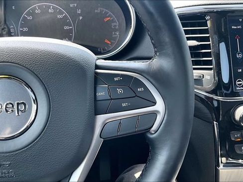 Used 2021 Jeep Grand Cherokee Laredo X AWD/4WD image 21