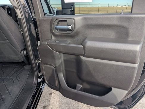 Used 2024 Chevrolet Silverado 2500 Custom w/ Custom Value Package image 7