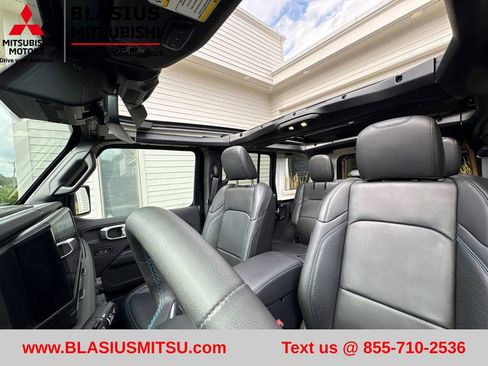 Used 2024 Jeep Wrangler High Altitude AWD/4WD image 19