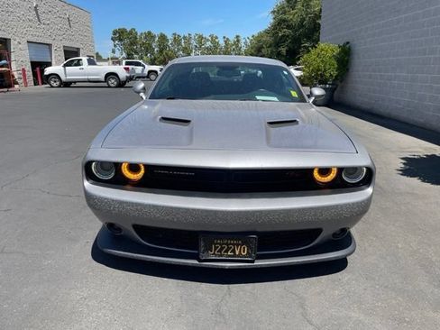 Used 2016 Dodge Challenger R/T Scat Pack w/ Leather Interior Group RWD image 2