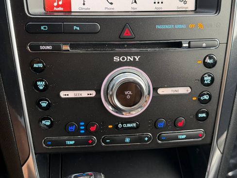 Used 2018 Ford Explorer Sport w/ Equipment Group 401A AWD/4WD image 40
