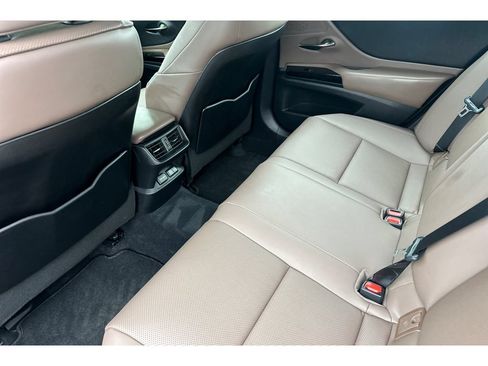 Used 2023 Lexus ES 300h w/ Premium Package FWD image 13