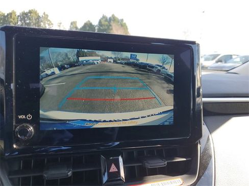 Used 2025 Toyota Corolla LE image 23