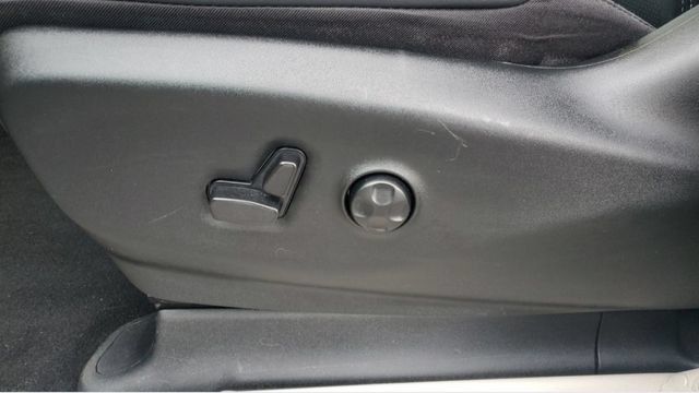 Used 2024 Chrysler Pacifica Touring-L FWD image 20