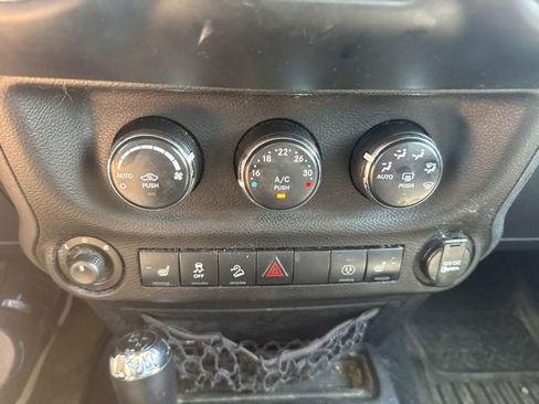 Used 2013 Jeep Wrangler Unlimited Sahara w/ Dual Top Group AWD/4WD image 19