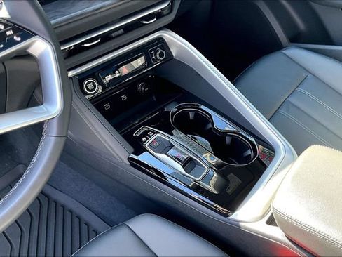 Used 2025 Audi Q5 Premium w/ Convenience Package AWD/4WD image 18