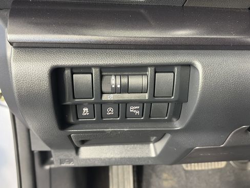 Used 2021 Subaru Crosstrek 2.5i Sport w/ Moonroof Package image 25