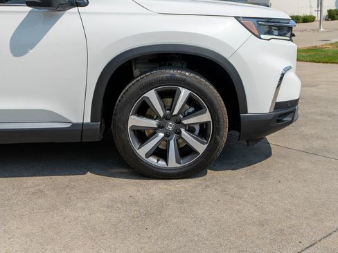 Used 2024 Honda Pilot Touring image 39