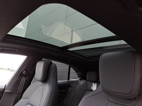 New 2026 Porsche Macan Electric image 36