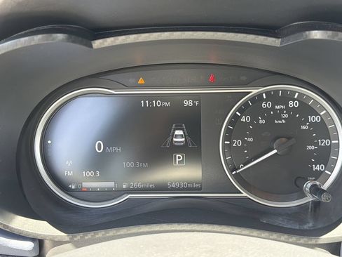 Used 2024 Nissan Versa SV FWD image 26