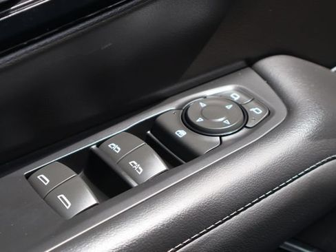 Used 2025 Chevrolet Tahoe LS AWD/4WD image 18