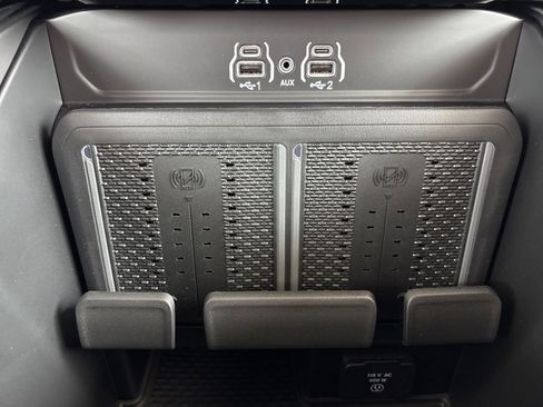 New 2026 RAM 3500 Laramie AWD/4WD image 28
