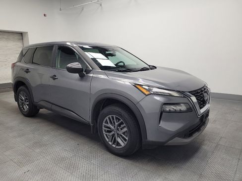 Used 2023 Nissan Rogue S image 11