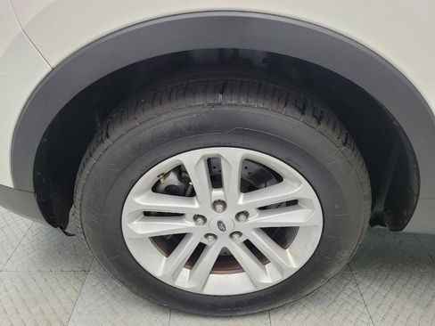 Used 2015 Ford Explorer XLT w/ Equipment Group 202A image 31