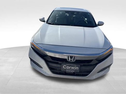 Used 2018 Honda Accord Touring image 4