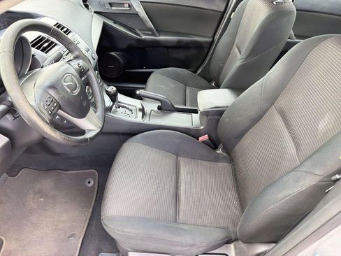Used 2013 MAZDA MAZDA3 i Touring w/ Preferred Equipment Pkg FWD image 5
