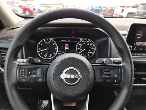 Used 2023 Nissan Rogue SV image 27