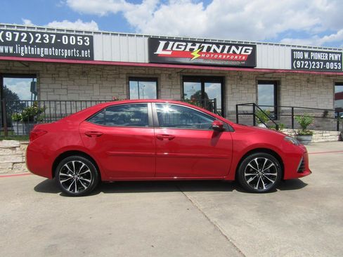 Used 2019 Toyota Corolla SE w/ Body Protection Package FWD image 5