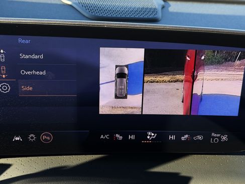 Used 2025 Buick Enclave Avenir w/ Super Cruise Package image 17