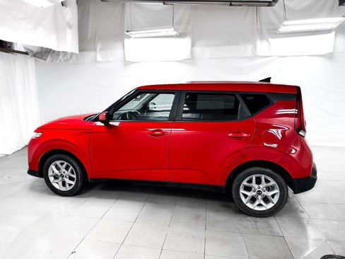 Used 2021 Kia Soul S image 3