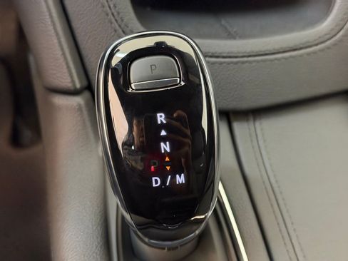 New 2026 Cadillac XT5 Luxury image 17