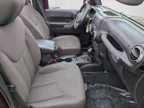 Used 2018 Jeep Wrangler Unlimited Sport w/ Connectivity Group image 18