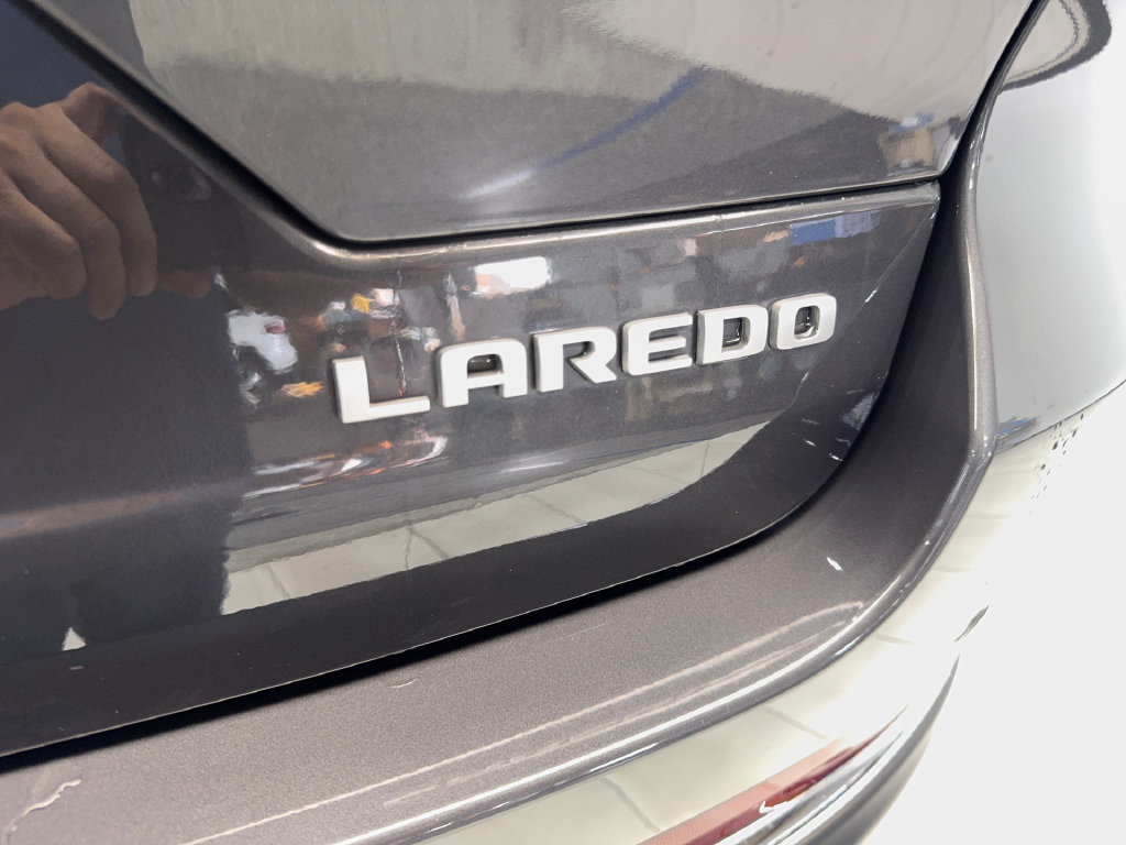 Used 2025 Jeep Grand Cherokee Laredo X AWD/4WD image 26
