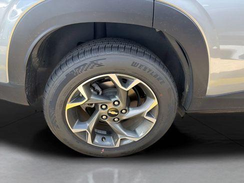 Used 2024 Chevrolet Trax LT FWD image 32
