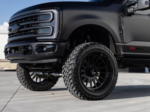 Used 2025 Ford F350 Platinum AWD/4WD image 12