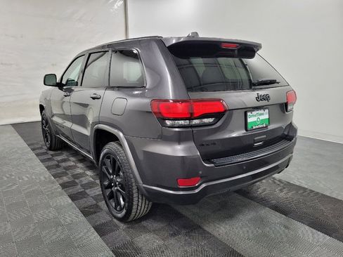 Used 2018 Jeep Grand Cherokee Altitude image 5