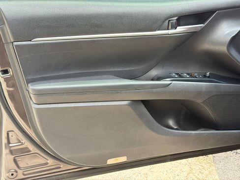 Used 2019 Toyota Camry LE FWD image 16