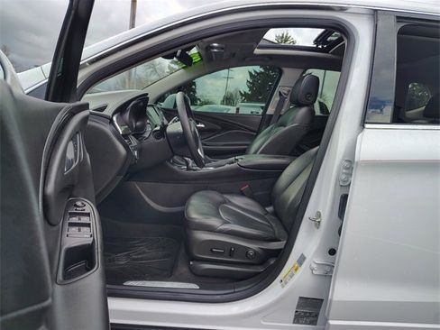 Used 2019 Buick Envision Premium image 2