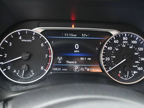 Used 2025 Nissan Sentra SR FWD image 21