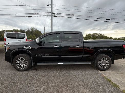 Used 2021 Nissan Titan Platinum Reserve w/ Moonroof Package image 6