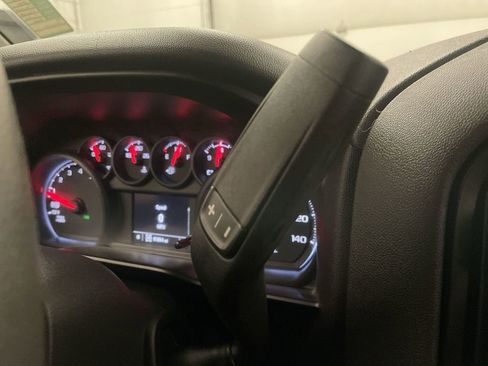 Used 2020 Chevrolet Silverado 1500 Custom w/ Custom Value Package AWD/4WD image 10